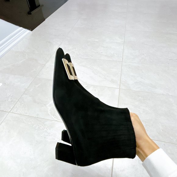 99% NEW ROGER VIVIER BOOTS, SIZE 38 - Picture 7 of 16